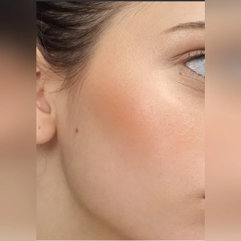 About-Face Light Lock Highlight Fluid Shade Shaken or Stirred
